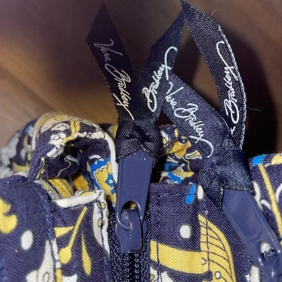 Vera Bradley Ellie Whitney Elephant Shoulder Bag 💙💛 - Picture 8 of 13
